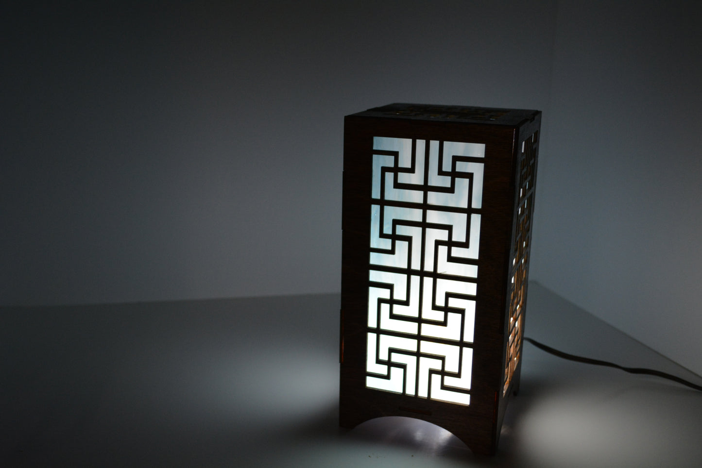 Oriental Maze Stained Glass table Lamps
