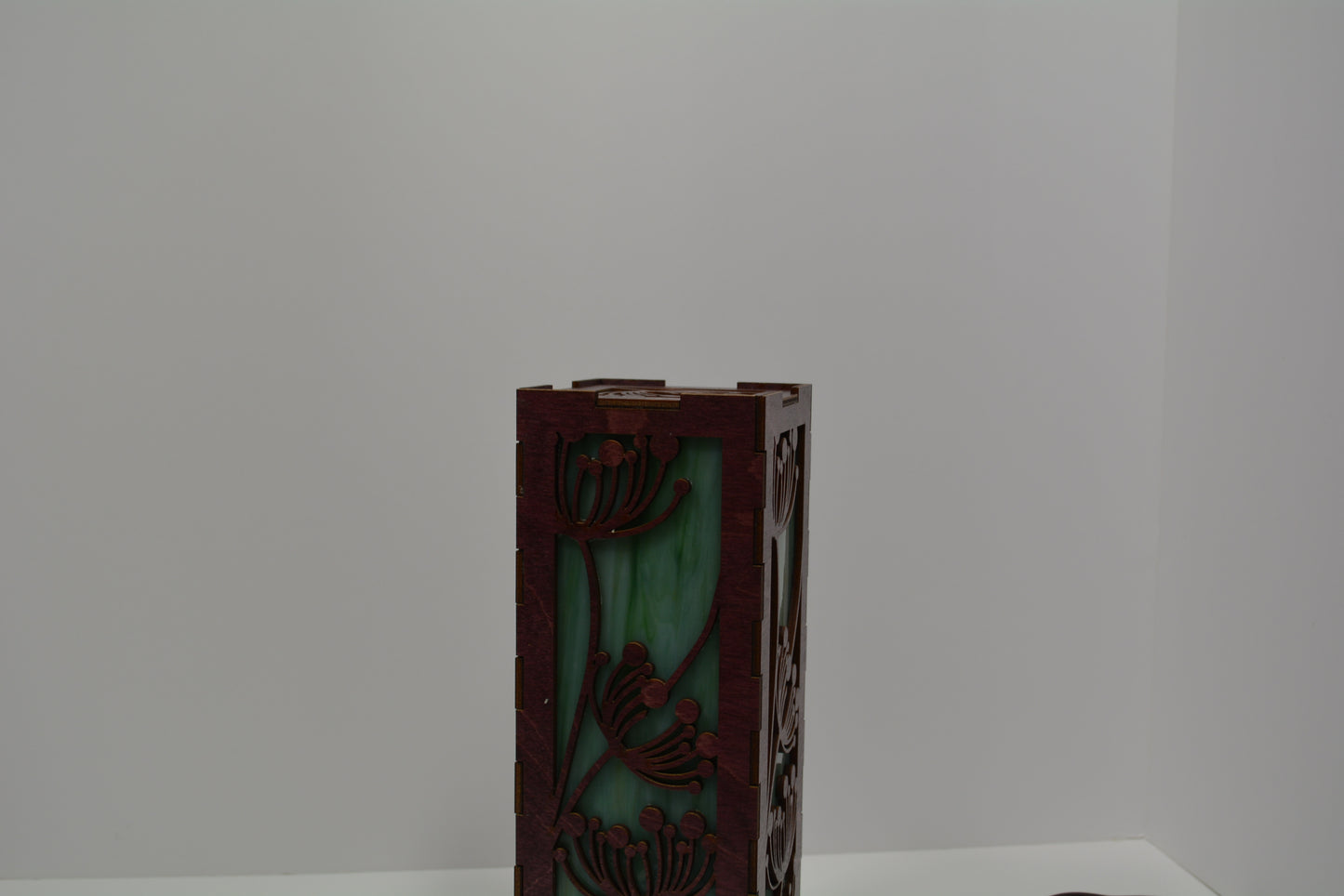 Green Streaked Lotus Flower Stained Glass table Lamps ?