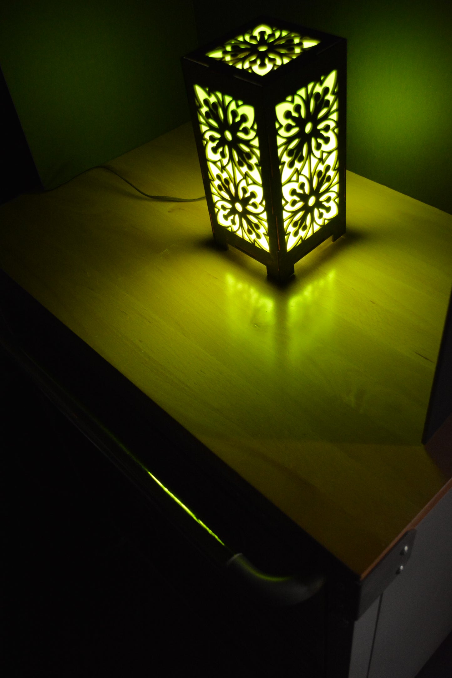 Green Flower Stain Glass table Lamps Gray Stain